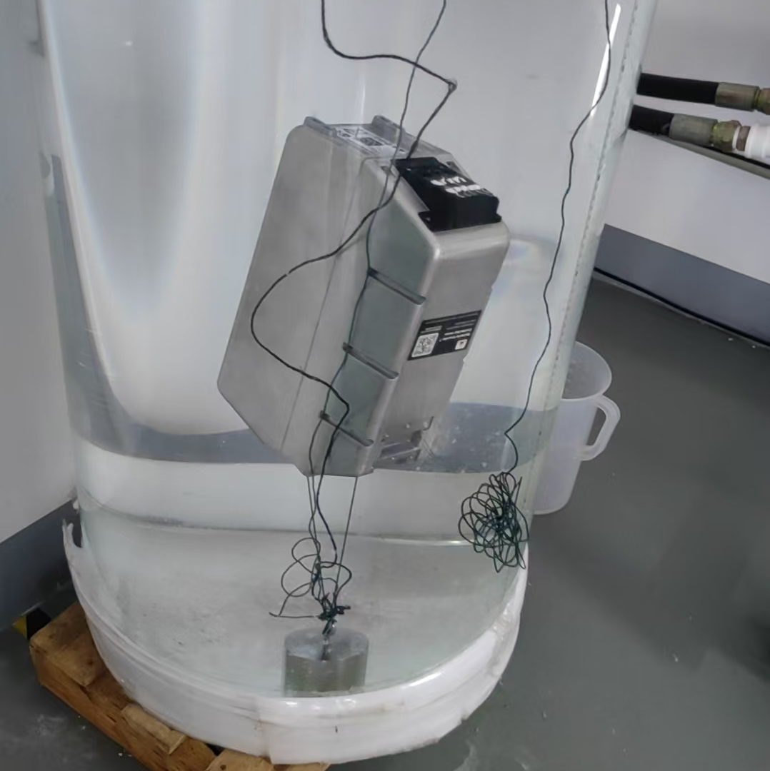 Full immersion waterproof test
